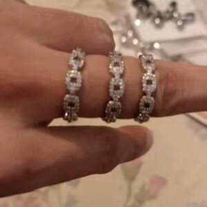 Move Uno Elegant Silver Link Resizable Ring